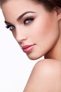 luxueuze biologische make up van nvey eco 1mg 200x300 - Luxueuze, biologische make-up